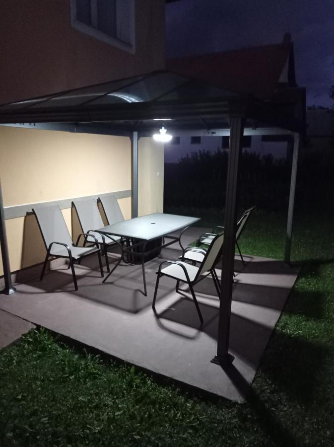 Guest House Toic Korenica Esterno foto